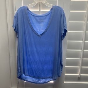 American Eagle Classic V-neck